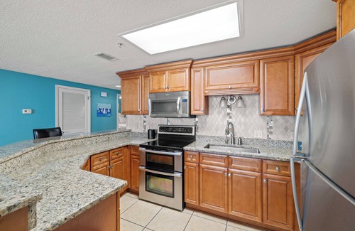 Orange Beach East Condo | Gulf Front Condo | Walk to Florabama!