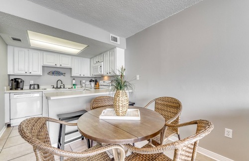 Orange Beach East Condo | Gulf front condo w/great views, shared pools, tennis, & beach access