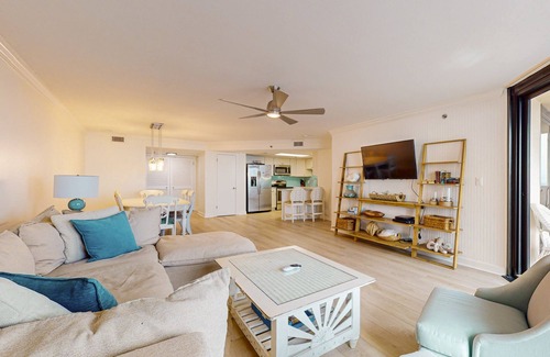 Orange Beach Condo | Gulf-Front Condo w/Beach Access, Balcony, WiFi & Shared Pools/Hot Tubs/Tennis