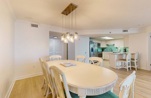 Orange Beach Condo | Gulf-Front Condo w/Beach Access, Balcony, WiFi & Shared Pools/Hot Tubs/Tennis