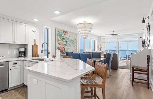 Destin Condo | Gulf Front, Corner Condo, Free Beach Chair Service