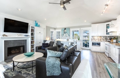 Sunnyside House | Gulf Front Cottage with Beach Access In Private Gated Community