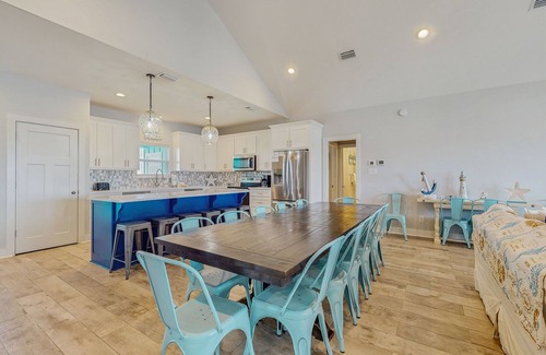 Dauphin Island House | Gulf Front, dog-friendly home with breathtaking views, washer/dryer & A/C