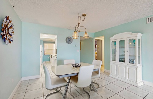 Madeira Beach Condo | Gulf-front getaway with sunset-view balcony, beachfront pool & easy beach access