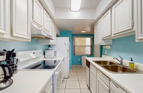Madeira Beach Condo | Gulf-front getaway with sunset-view balcony, beachfront pool & easy beach access