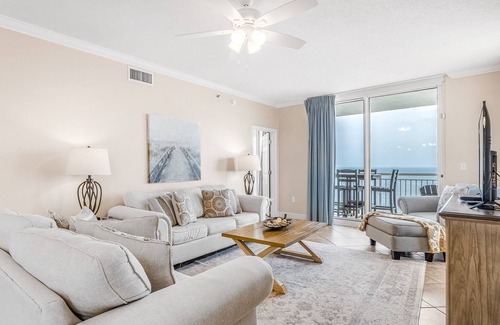 Ono Island Condo | Gulf-front getaway with a washer/dryer, central AC, pool, hot tub, beach access