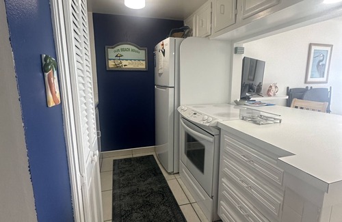 Treasure Island Condo | Gulf-Front, Great Sunsets. Perfect Get-Away on Sunset Beach