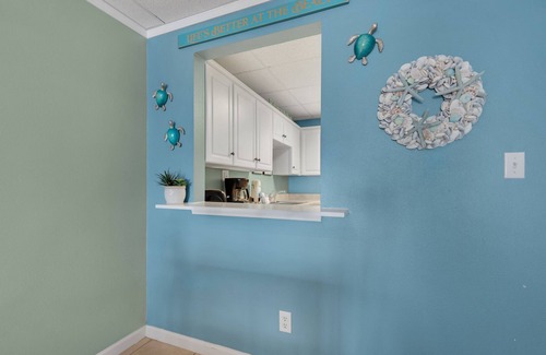 Pensacola Beach Condo | 🌅Gulf Front-Gulf Views-Balcony-1BR Sans Souci 305🌅