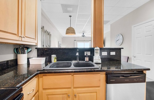 Pensacola Beach Condo | 🌊Gulf Front-Gulf Views-Balcony-2BR Sans Souci 209🌊