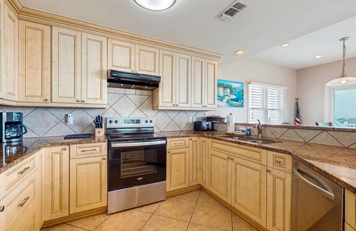Ono Island House | Gulf front home with podium pool, beach access, and internet