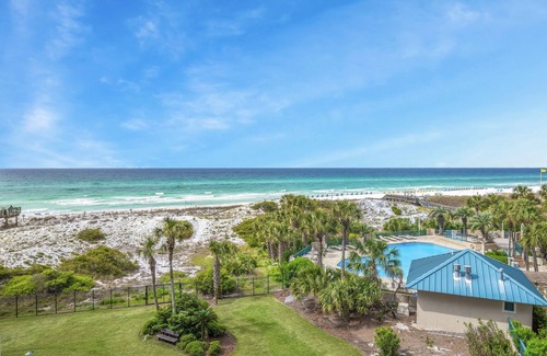 Sandestin Condo | Gulf Front ~ Large Balcony ~ Seasonally Heated Pool ~ Private Beach