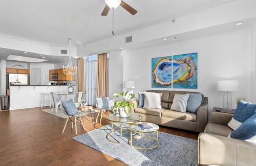 Gulfport Condo | Gulf-Front Luxury End Unit with Infinity Pool,