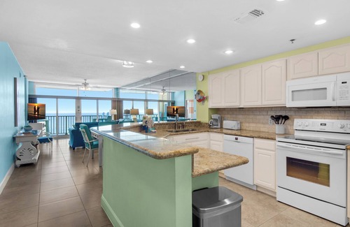 Destin Condo | 🌊Gulf Front~Panoramic View~Balcony~Pool~Hot Tub~Tennis Court~2BR Jade East 1730