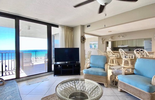 Thomas Drive Condo | Gulf Front Pet Friendly 3 Bedroom Condo! PW401