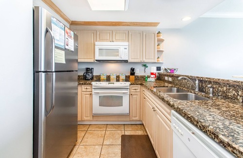 Panama City Beach Condo | 🏖️Gulf FRONT Pool - 1BR Bunk Boardwalk 1406🏖️