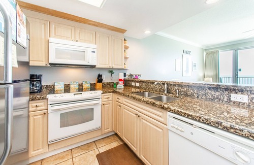 Panama City Beach Condo | 🏖️Gulf FRONT Pool - 1BR Bunk Boardwalk 1406🏖️