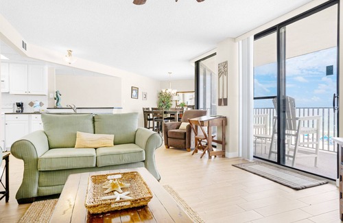 West Panama City Beach Condo | 🏖️Gulf Front-Pool-Hot Tub-Aquavista W304🏖️