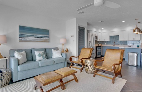 Seacrest Condo | Gulf-Front & Remodeled Modern Beach Retreat, Pool + Free Attraction Tickets!