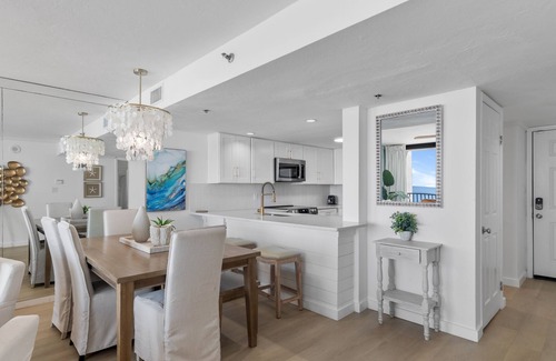 Beach District Condo | GULF FRONT renovated condo with Stunning Views 'Casa del Mare'