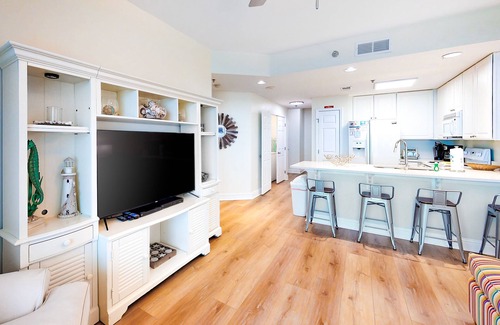 Gulf Shores Condo | Gulf-Front Retreat Perfect For Couples w/Shared Pool & Hot Tub, Free WiFi, & W/D