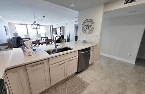 Orange Beach East Condo | GULF FRONT SIMPLISTIC BEAUTY AWAITS! 2/2, TOP FLR, w/BALCONY, SPLENDID VIEWS!