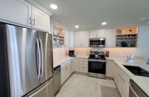 Orange Beach East Condo | GULF FRONT SIMPLISTIC BEAUTY AWAITS! 2/2, TOP FLR, w/BALCONY, SPLENDID VIEWS!
