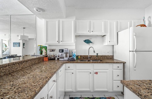 Gulf Shores Condo | Gulf front- Sleeps 6! Walk everywhere. Beach Chair Service included in 2025!