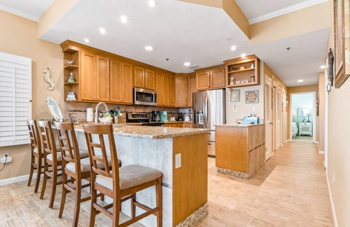 Orange Beach Condo | Gulf-Front Summerchase Condo with Pools, Hot Tub & Wraparound Balcony