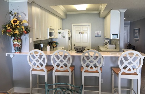 Navarre Beach Condo | Gulf Front, Top Floor Views with Family Elegance