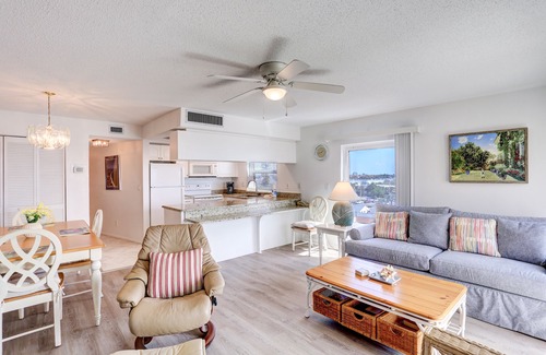 St. Pete Beach Condo | Gulf Gate Resort #501 Gulf Front Heated Pool
