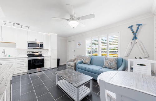Siesta Key Village Condo | Gulf Holiday by Beachside Management
