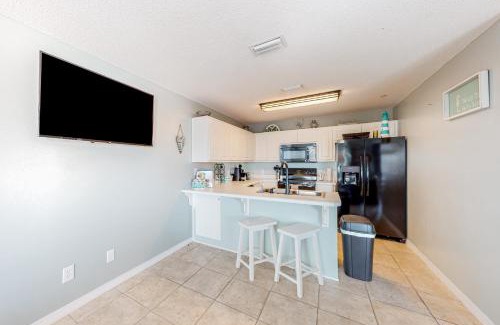 Navarre Beach Apartment | Gulf Island 412