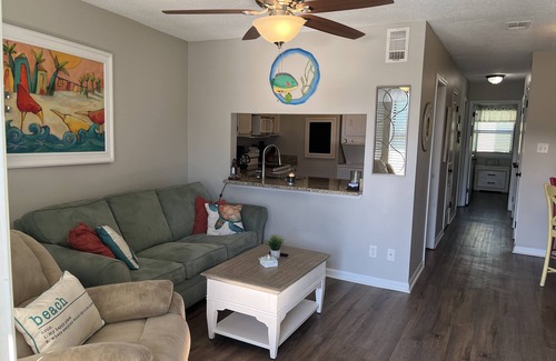 Gulf Shores Condo | Gulf Shores 2 bedroom 2 bath condo in SeaBreeze!