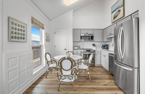 Gulf Shores Condo | Gulf Shores Gulf Front Condo large private deck ! Very few steps to the Beach !