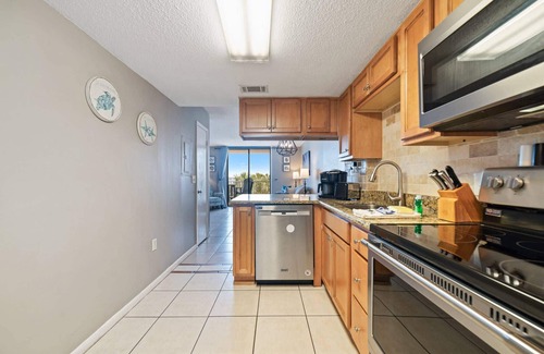 Gulf Shores Condo | Gulf Shores Surf and Racquet 303B ~ Outdoor Pool, Hot Tub, Pier + $400 in FREE Activities Daily
