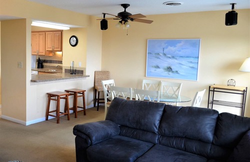 Murrells Inlet Condo | Gulf Stream Villas 110 - Oceanfront in Garden City Beach
