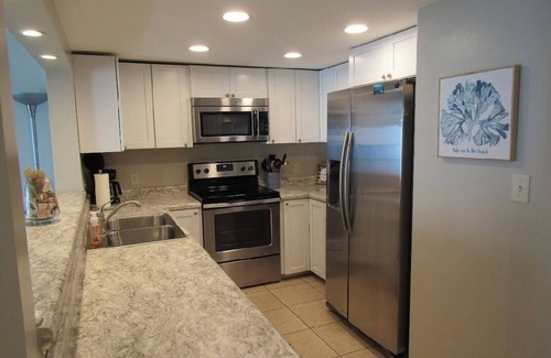Gulf Shores Condo | Gulf Tower- Gulf Shores, Al. Gulf front unit.June 28 to Aug. 2 - Sat. to Sat.