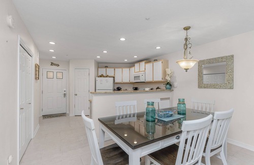 Miramar Beach Condo | Gulf view! 2 Bedrooms & 2 Baths. Bonus includes 2 beach set ups🏝️.