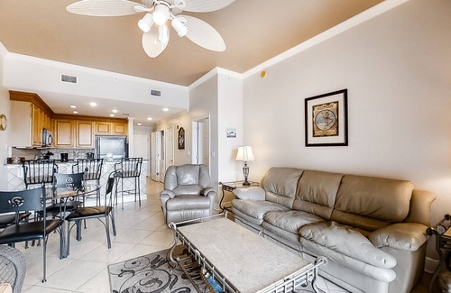 Santa Rosa Beach Condo | Gulf view condo in a beachfront complex w/shared pool & hot tub