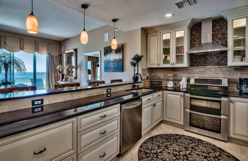 Miramar Beach Condo | Gulf View Condo-Short Walk 2 Beach-Lakefront Pool
