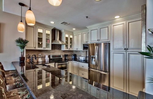 Miramar Beach Condo | Gulf View Condo-Short Walk 2 Beach-Lakefront Pool