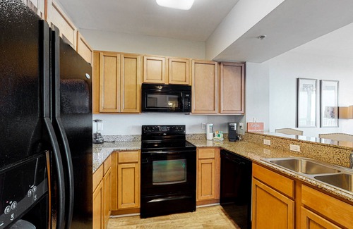 Fort Walton Beach - Destin Condo | Gulf-view condo with outdoor pool, hot tub, gym & tennis - walk to the beach