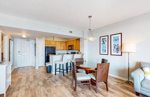 Fort Walton Beach - Destin Condo | Gulf-view condo with outdoor pool, hot tub, gym & tennis - walk to the beach