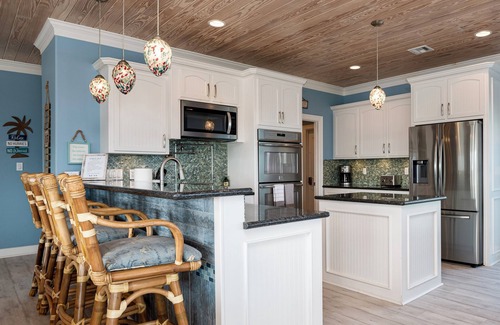 Port Bolivar House | GULF VIEW/DOGS OK/STEPS TO SAND/UPSCALE NEIGHBORHOOD/SPACIOUS HOME/GAMES/DISH TV