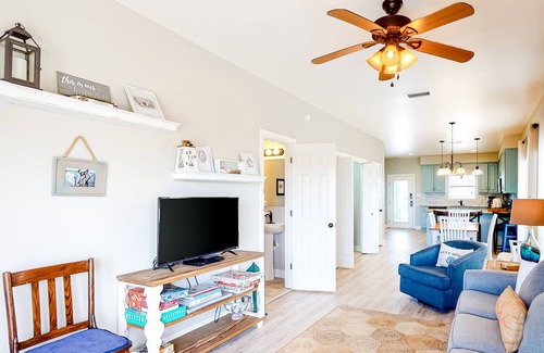 Fort Morgan House | Gulf-view duplex with pool, hot tub & gym - 200 yards to the beach