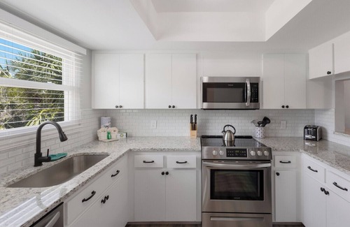Holmes Beach Condo | Gulf View Getaway | Sand & Sunset Views Daily!