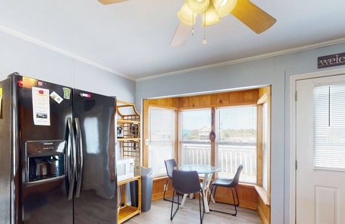 Fort Morgan House | Gulf-view home with deck, screened porch, AC, & W/D - walk to beach