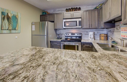 Crystal Beach Condo | Gulf View ~ Overlooks Community Pool ~ Bunk Area