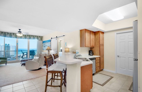 Fort Walton Beach - Destin Condo | ⛱️Gulf Views~Fab Silver Shells amenities~Pools+Hot Tub~2BR St Lucia 1002
