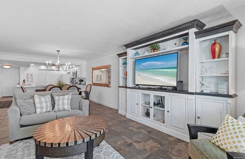 Holiday Isle Condo | Gulf Views-Free Beach SVC! Pool+Sauna-Tennis-2BR Shoreline Towers 1113🌊